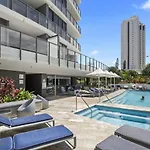 The Coastline - Beachfront Ocean Skyline View Studio With Pool And Parkng