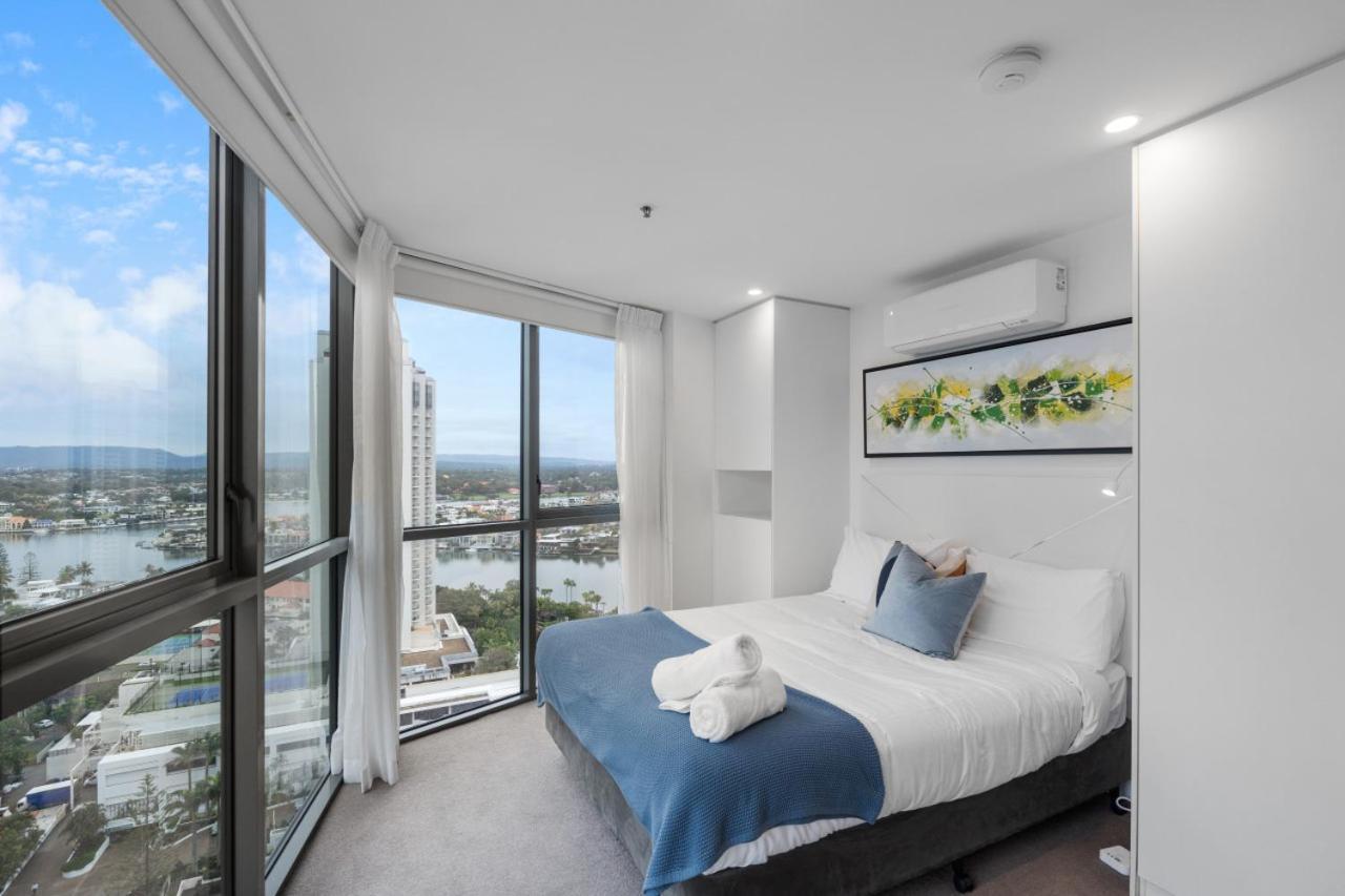 The Coastline - Beachfront Ocean Skyline View With Pool And Parkng Apartment *