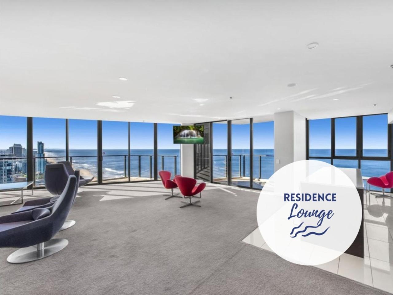 The Coastline - Beachfront Ocean Skyline View With Pool And Parkng