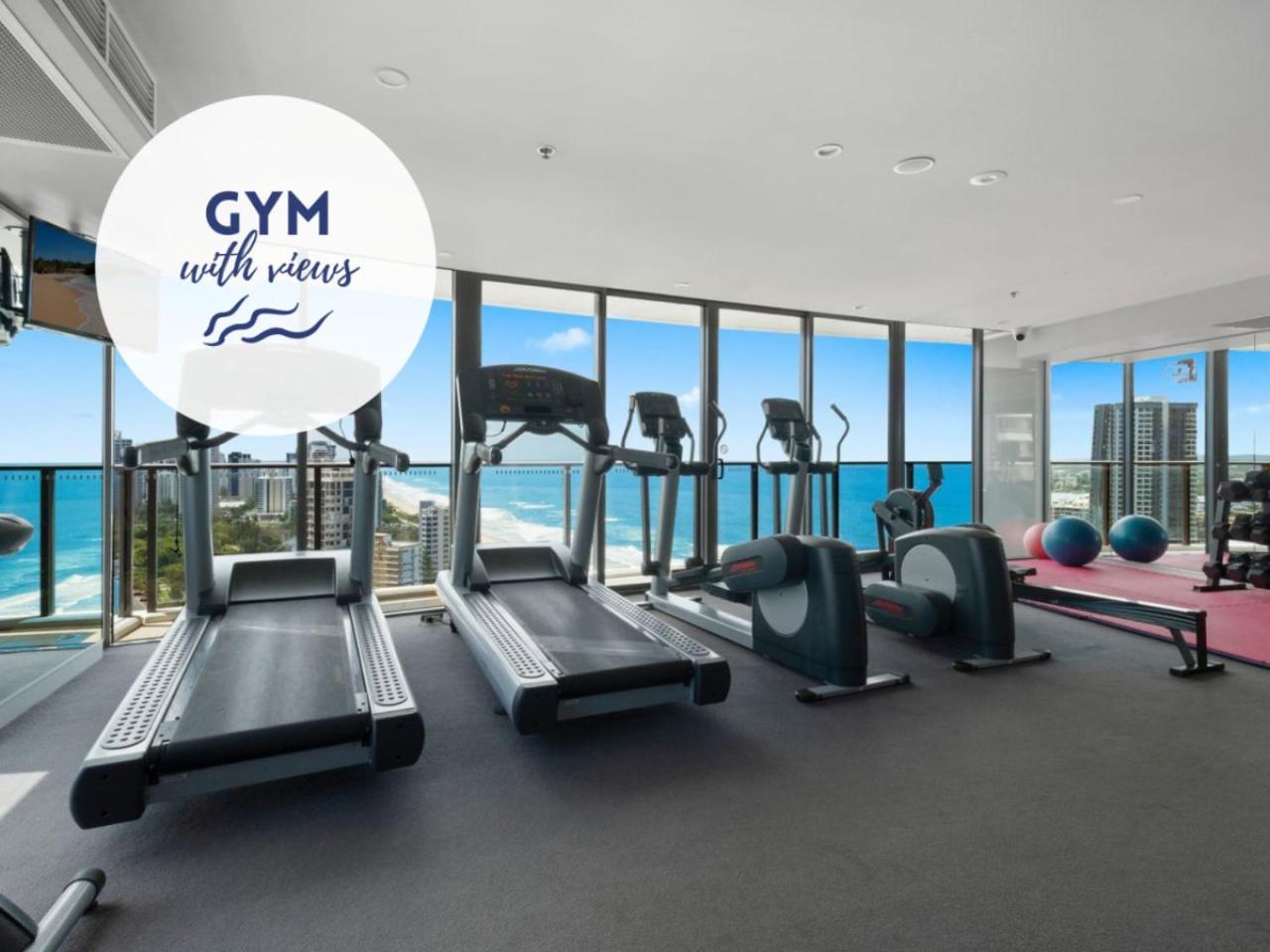 The Coastline - Beachfront Ocean Skyline View With Pool And Parkng